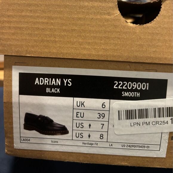 Dr. Marten's / Adrian Black Smooth Leather Tassel / Boho Goth Style - Picture 4 of 5